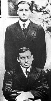 Archivo:Arturo y Jorge Alessandri (1920)