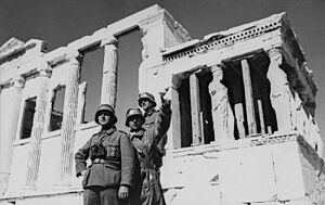 Archivo:Bundesarchiv Bild 101I-164-0368-14A, Griechenland, deutsche Soldaten in Athen