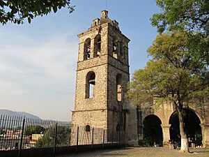 Archivo:Campanario De Nuestra Señora