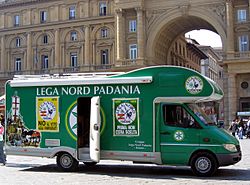 Archivo:Camper pubblicitario Lega Nord Toscana a Firenze