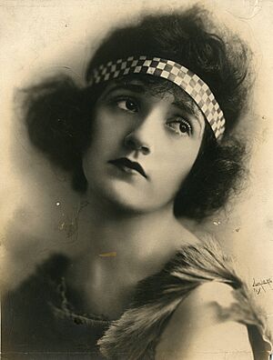 Constance Talmadge, film actress (SAYRE 4378).jpg