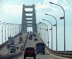 Archivo:Crossing the bridge over Maracaibo Lake