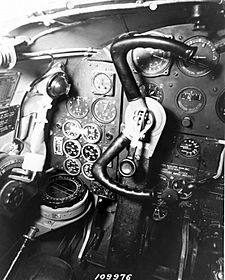 Archivo:DeHavilland DH-98 cockpit USAF