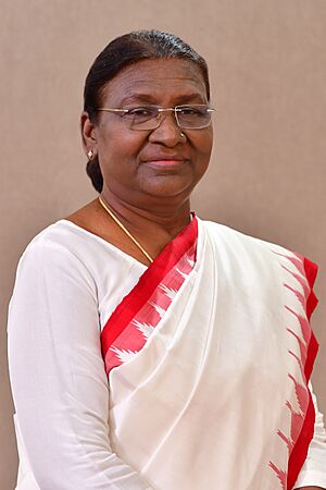 Archivo:Droupadi Murmu official portrait, 2022
