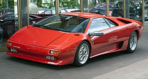 Archivo:Early Lamborghini Diablo in red