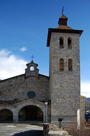 Archivo:Ilesia d'o Salvador de Biescas