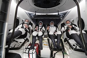 Archivo:NASA’s SpaceX Crew-2 Splashdown (NHQ202111080004)