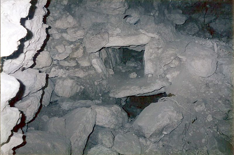Nakbe looted tombs