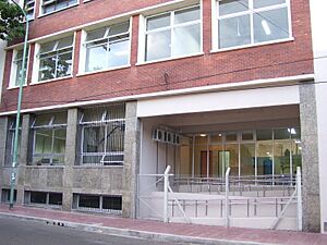 Archivo:Nuevo Edificio Sociales UBA