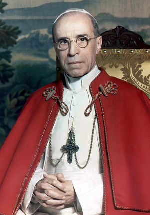 Pius XII with tabard, by Michael Pitcairn, 1951.png