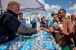 Archivo:President Donald J. Trump and First Lady Melania Trump Visit Florida and Georgia (44435938005)