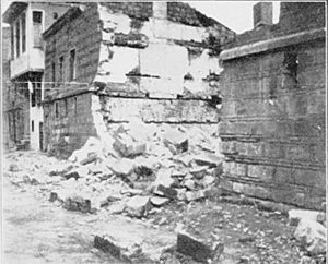 Archivo:Sultan selim Camisi yakınlarına düşmüş bir bomba