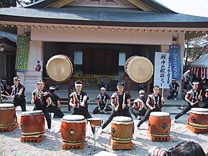 Archivo:TaikoDrummersAichiJapan