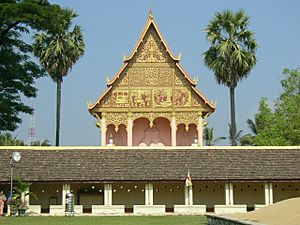 Archivo:That Luang West Temple