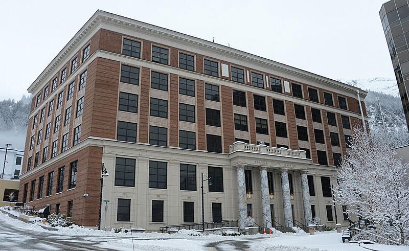 210103 Snowy capitol
