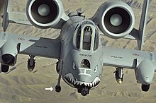 Archivo:A-10 Thunderbolt II flies a close-air-support mission over Afghanistan 