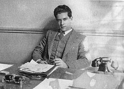 Archivo:Adolfo López Mateos at desk, c.1920s
