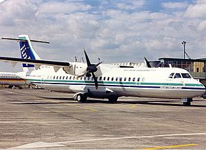 Archivo:Air New Zealand Link (Mount Cook Airline) ATR 72-200 Zuppicich-2