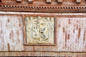 Archivo:Armas en casa de Los Briones de Carmona