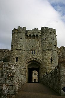 Carisbrooke Castle, Isle of Wight, UK -gate-20Feb2010.jpg
