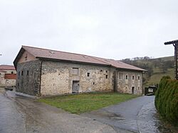 Casa sobre iglesia Deshabitada - panoramio (2).jpg