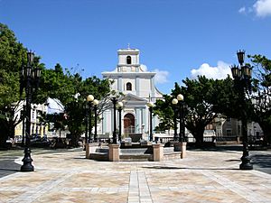 Archivo:Catedral de Arecibo 2
