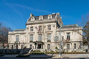 Archivo:Cosmos Club 2017-12-21