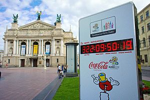Archivo:EURO 2012 Lvov clock