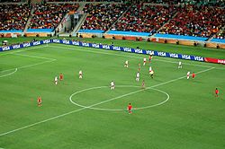 Archivo:FIFA World Cup 2010 Spain Switzerland midfield