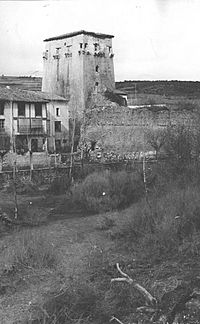 Archivo:Fundación Joaquín Díaz - Torre - Covarrubias (Burgos) (1)
