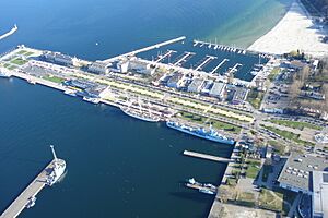 Archivo:Gdynia z lotu ptaka - 058