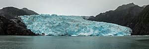 Archivo:Glaciar de Aialik, Bahía de Aialik, Seward, Alaska, Estados Unidos, 2017-08-21, DD 54-56 PAN