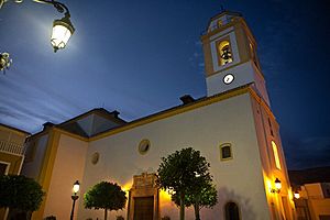 Archivo:Iglesia de Canjáyar en la noche