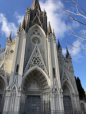 Archivo:Iglesia de las Carmelitas, Prado