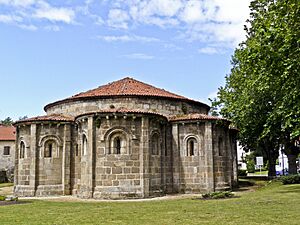 Archivo:IgrexaparroquialStaMaría
