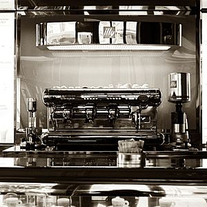 Archivo:Illy espresso machine