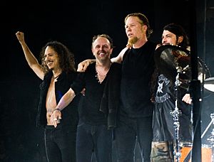 Archivo:Metallica at The O2 Arena London 2008