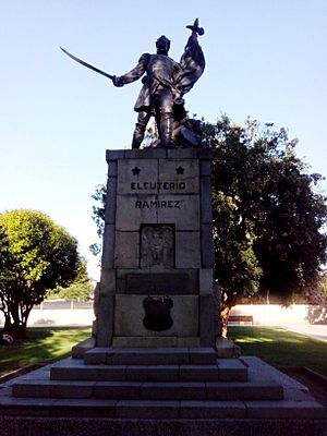 Archivo:Monumento a Eleuterio Ramirez