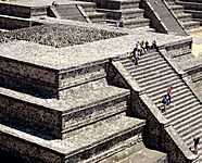 Plaza de la Pirámide de la Luna - Teotihuacan, México