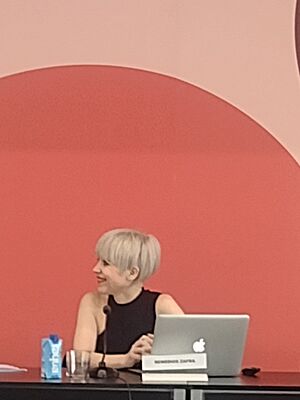 Archivo:Remedios Zafra en el Círculo de Bellas Artes 2, junio 2023