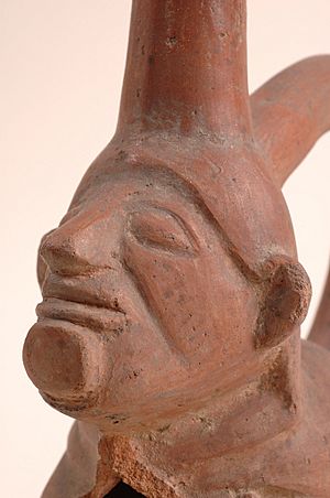 Archivo:Tembetá en cerámica moche