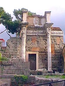 Archivo:Tempio di Minerva detto Le colonnacce
