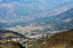 Archivo:Vista de Abancay, Perú, 2015-07-30, DD 67