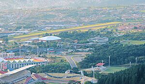 Archivo:Aeropuerto Paramillo