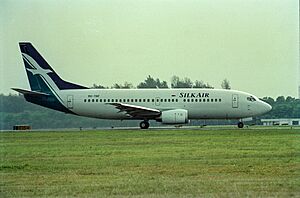 Archivo:B737, 9V-TRF, Silk Air