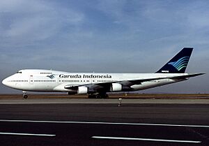 Archivo:Boeing 747-2B4BM, Garuda Indonesia (Middle East Airlines - MEA) AN1625062