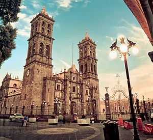Archivo:Catedral y Tarde