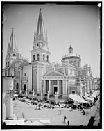 Archivo:Cathedral of Guadalajara in the late 19th century
