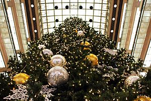 Archivo:Christmas tree in Tokyo, Japan