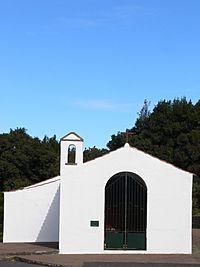 Archivo:Ermita de Cruz del Camen (Anaga)